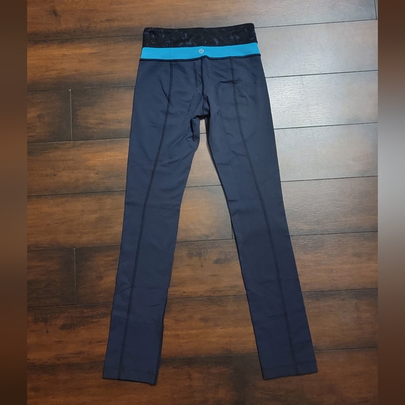 Lululemon Athletica Like New Leggings - Picture 2 of 4